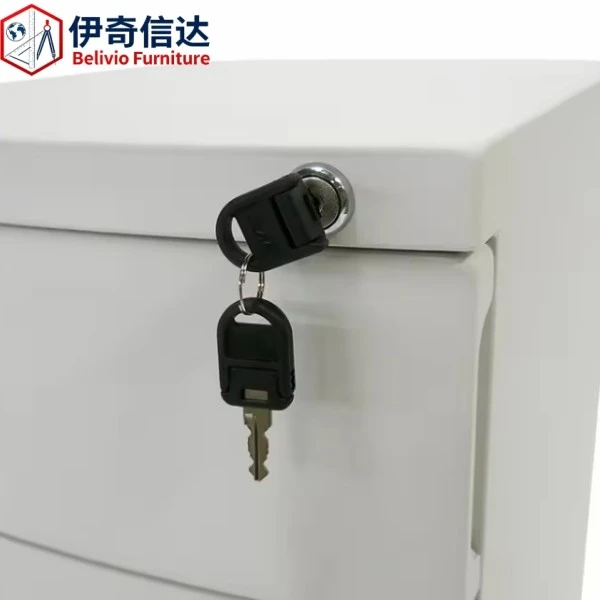 Metal Mobile Pedestal - Lock Detail